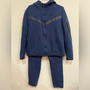 PreOwned Boys Nike Tech Suit